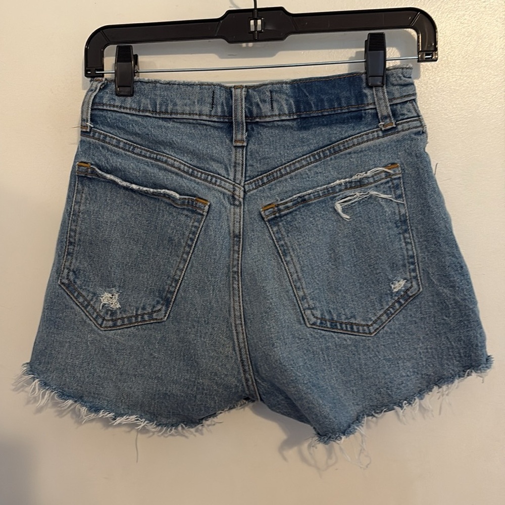 Abercrombie & Fitch Distressed High Rise Mom Denim Shorts 0 / 25 - Picture 5 of 8